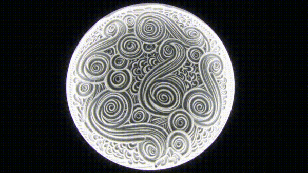 Кинетический стол рисует узор на песке