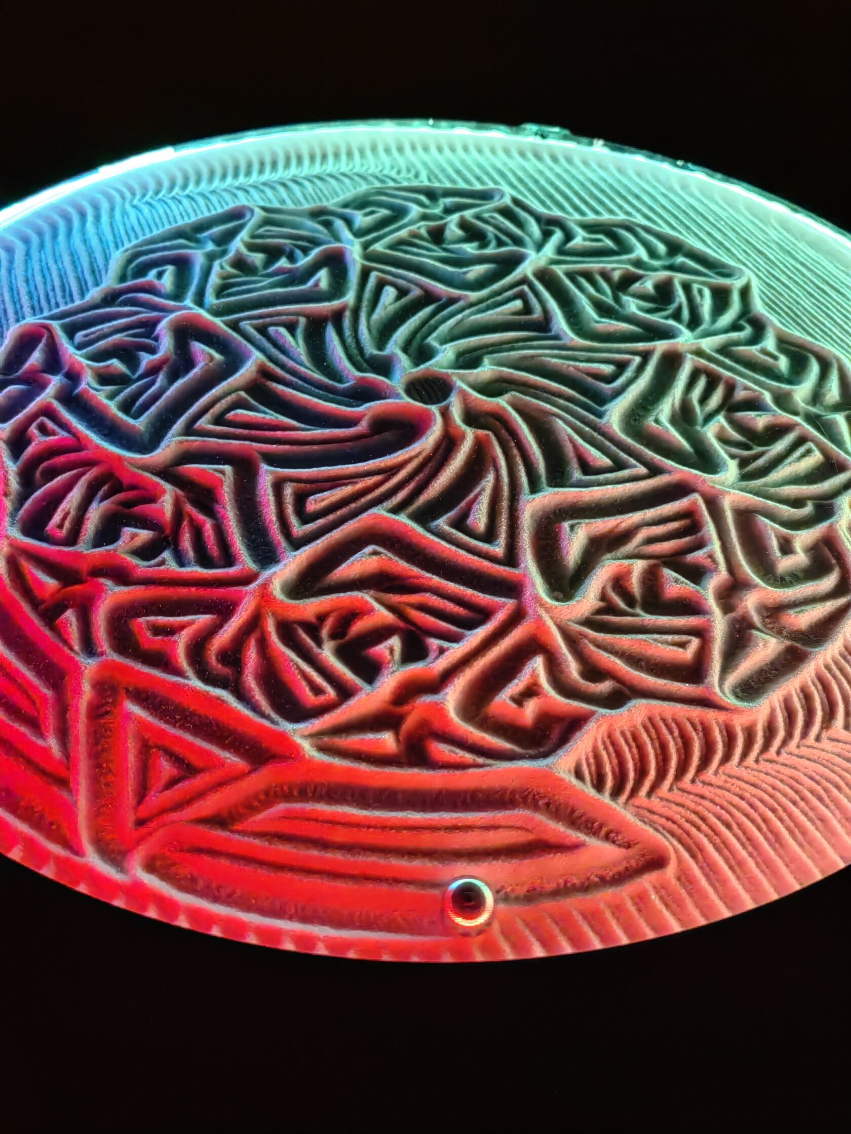 Кинетический стол FMONE — дорогой подарок и арт-объект